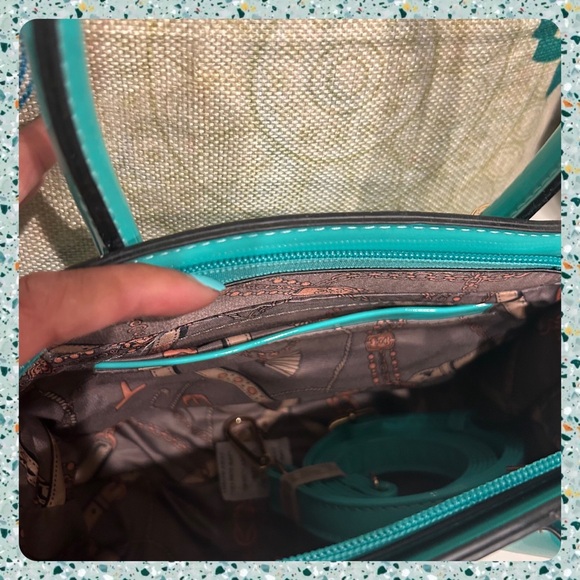 La Terre Tiffany blue turquoise vegan leather purse - Picture 7 of 10